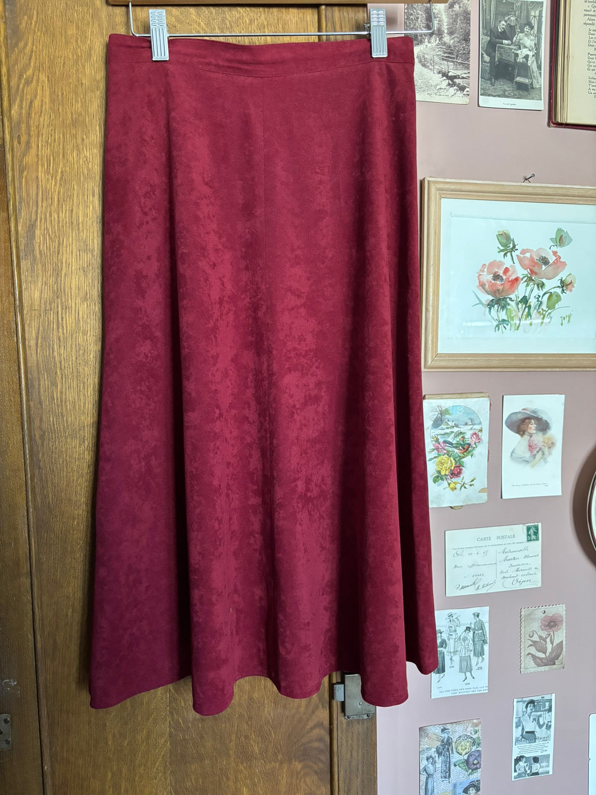 Jupe midi évasée effet velours bordeaux – T.36/38 – Années 90