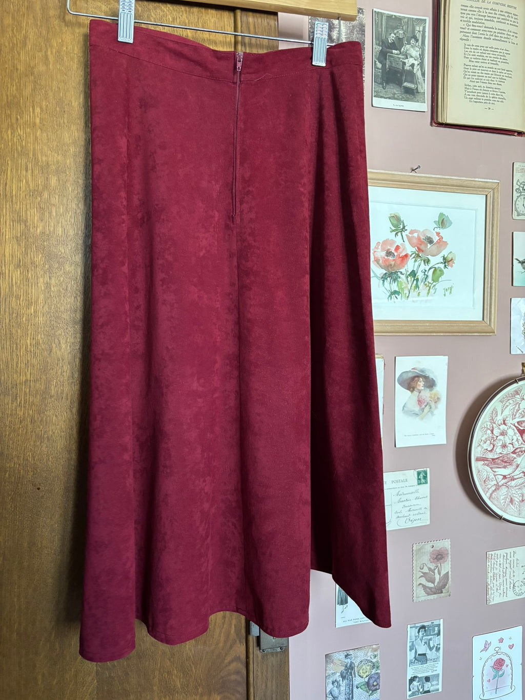 Burgundy velvet-effect flared midi skirt – Size S (US 4/6) – 1990s