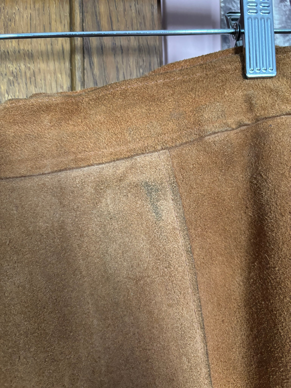 Jupe midi en daim camel – T.38 – Années 70/80