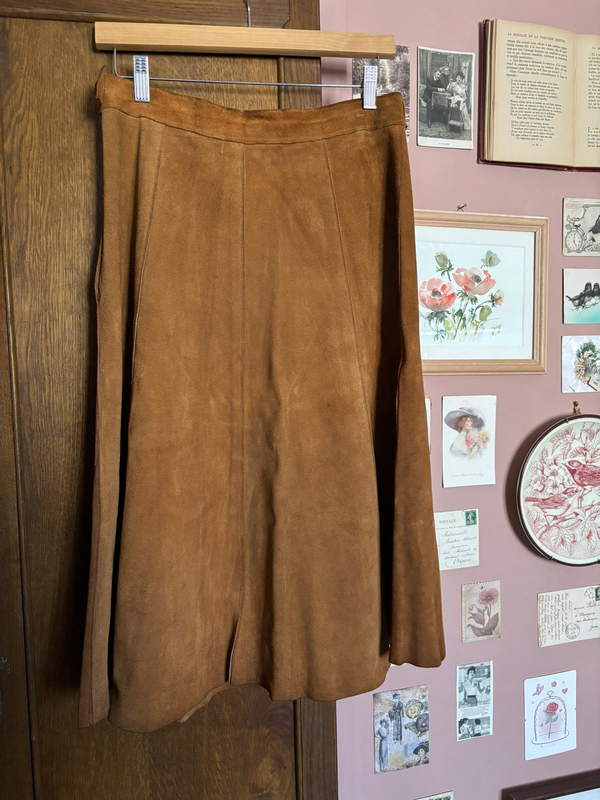 Jupe midi en daim camel – T.38 – Années 70/80