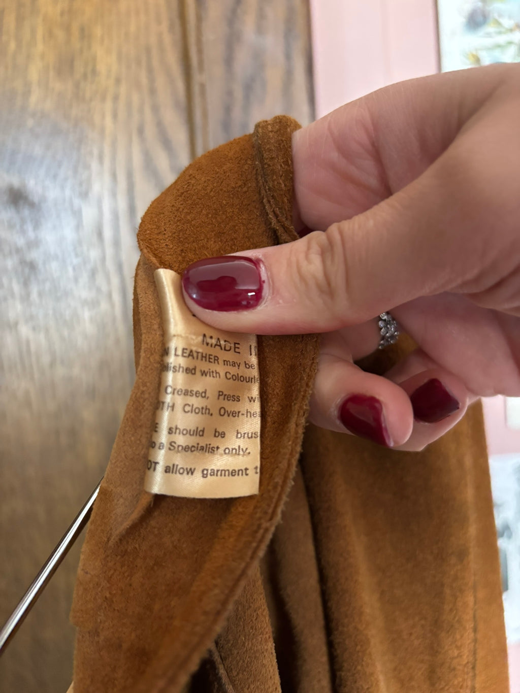 Jupe midi en daim camel – T.38 – Années 70/80