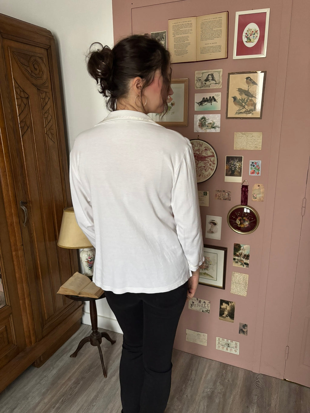 Chemise blanche à broderies florales pêche – T.40/42 – Années 90