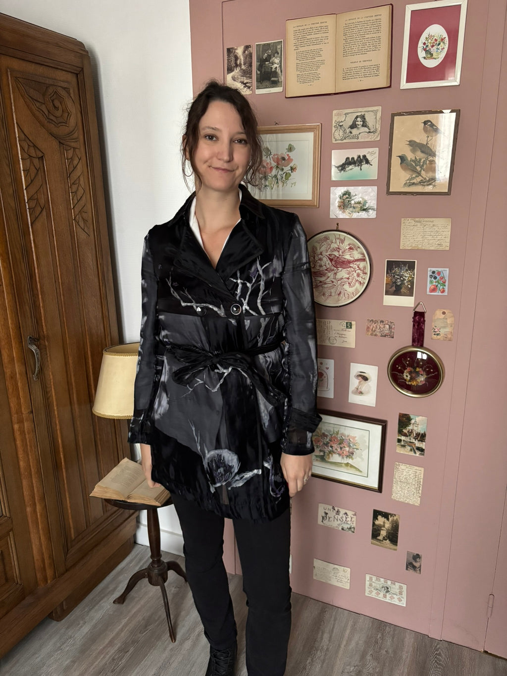 Trench transparent noir à motifs floraux – T.36/38 – Années 2000