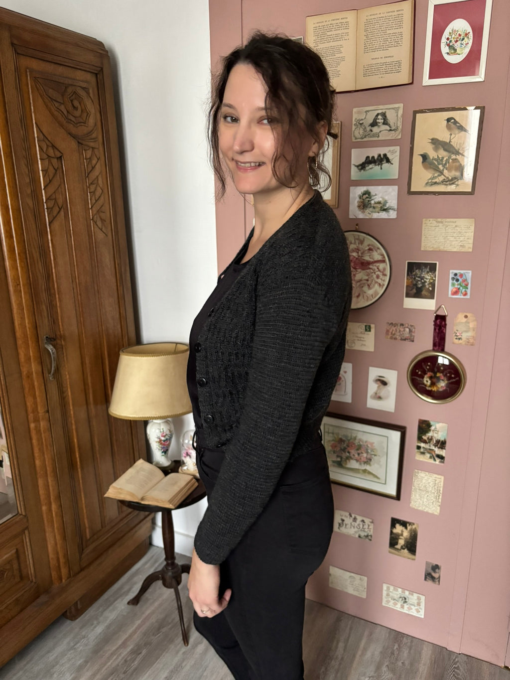 Cardigan court gris anthracite tricoté main – T.34/36 – Années 60