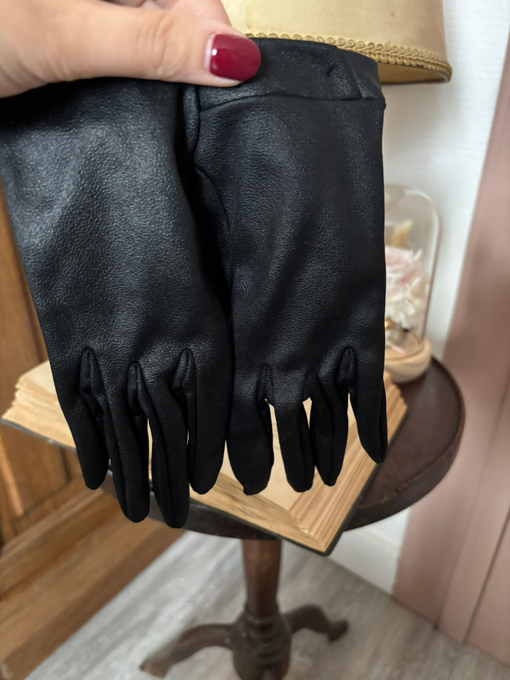 Elegant vintage black gloves – Size 6½/7 – 1960s/80s
