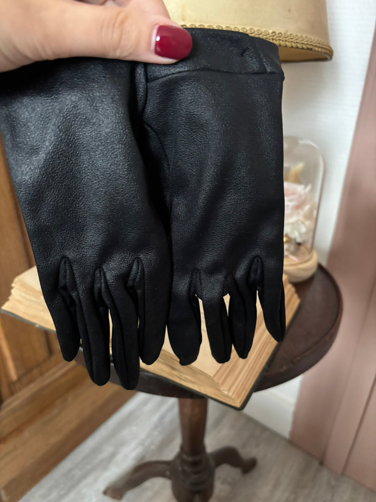 Elegant vintage black gloves – Size 6½/7 – 1960s/80s