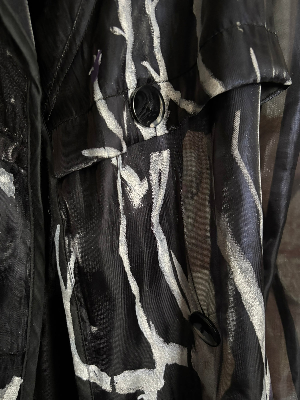 Trench transparent noir à motifs floraux – T.36/38 – Années 2000