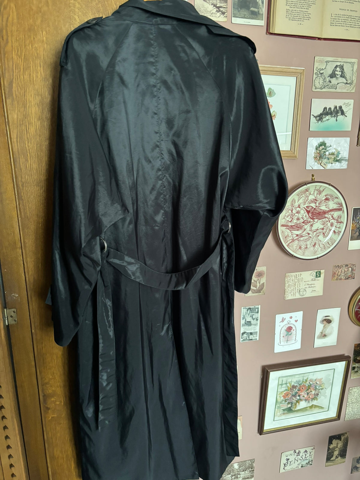 Long black belted raincoat – Size 38 to 42 – 80s/90s