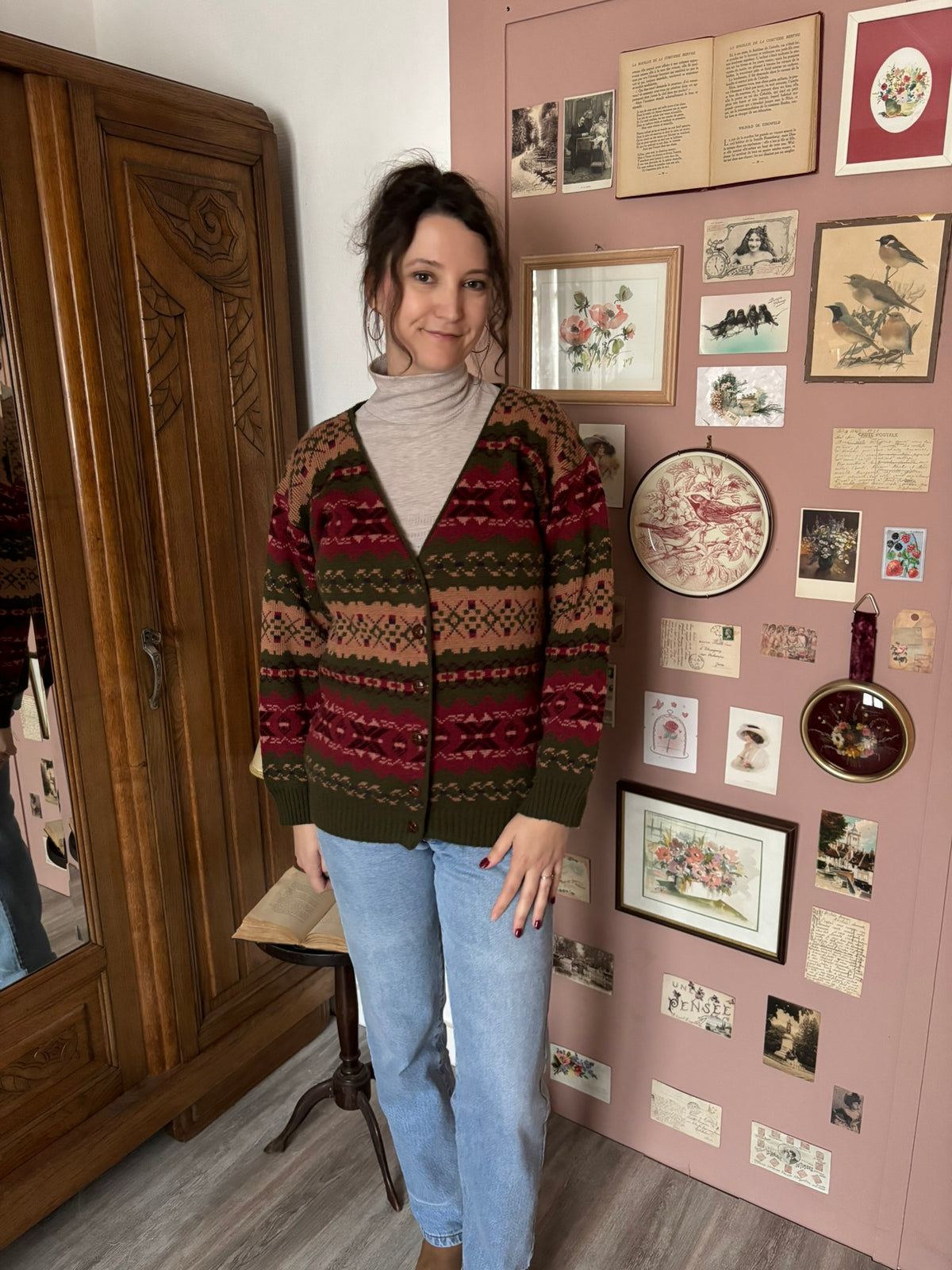 Cardigan vintage jacquard kaki, bordeaux et beige – Du 38 au 42 – Années 90