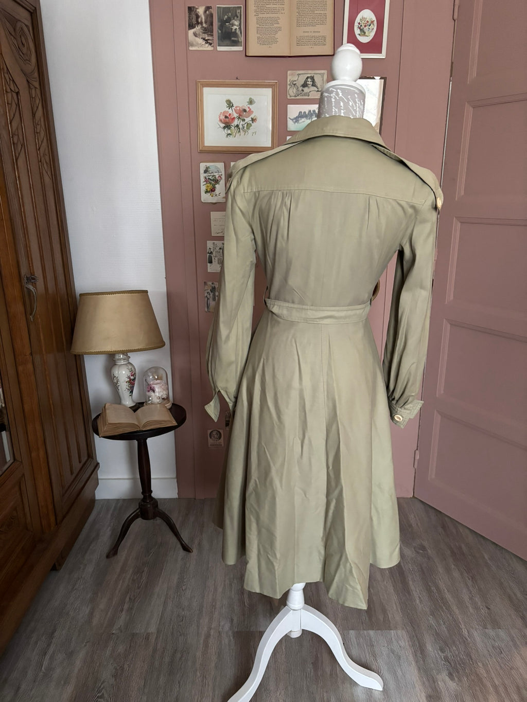 Trench vintage kaki clair à taille ceinturée – O’Trio Créations Paris –T.34/36- Années 80