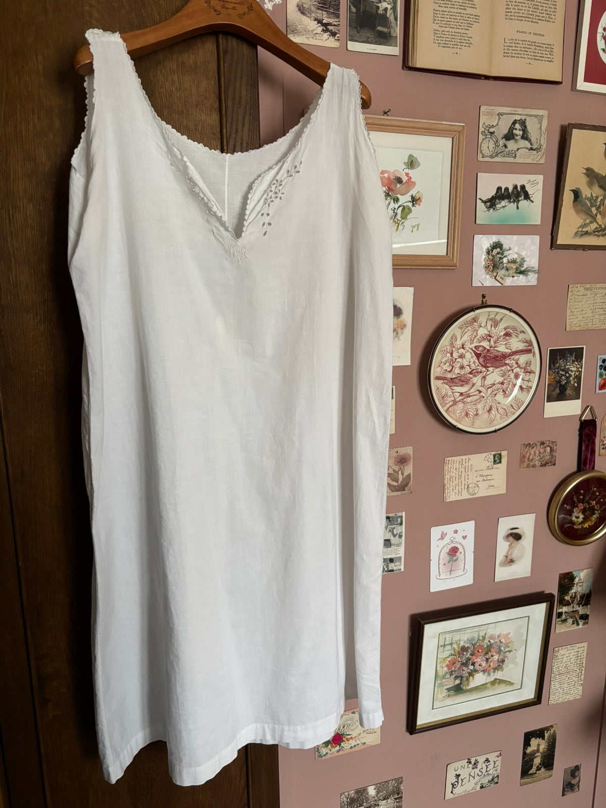 Chemise de nuit ancienne en coton blanc brodé – T.38 à 44 – Début XXe siècle