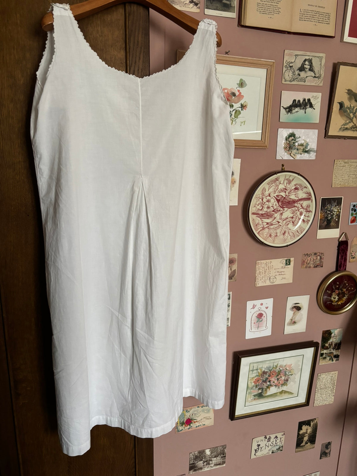 Chemise de nuit ancienne en coton blanc brodé – T.38 à 44 – Début XXe siècle