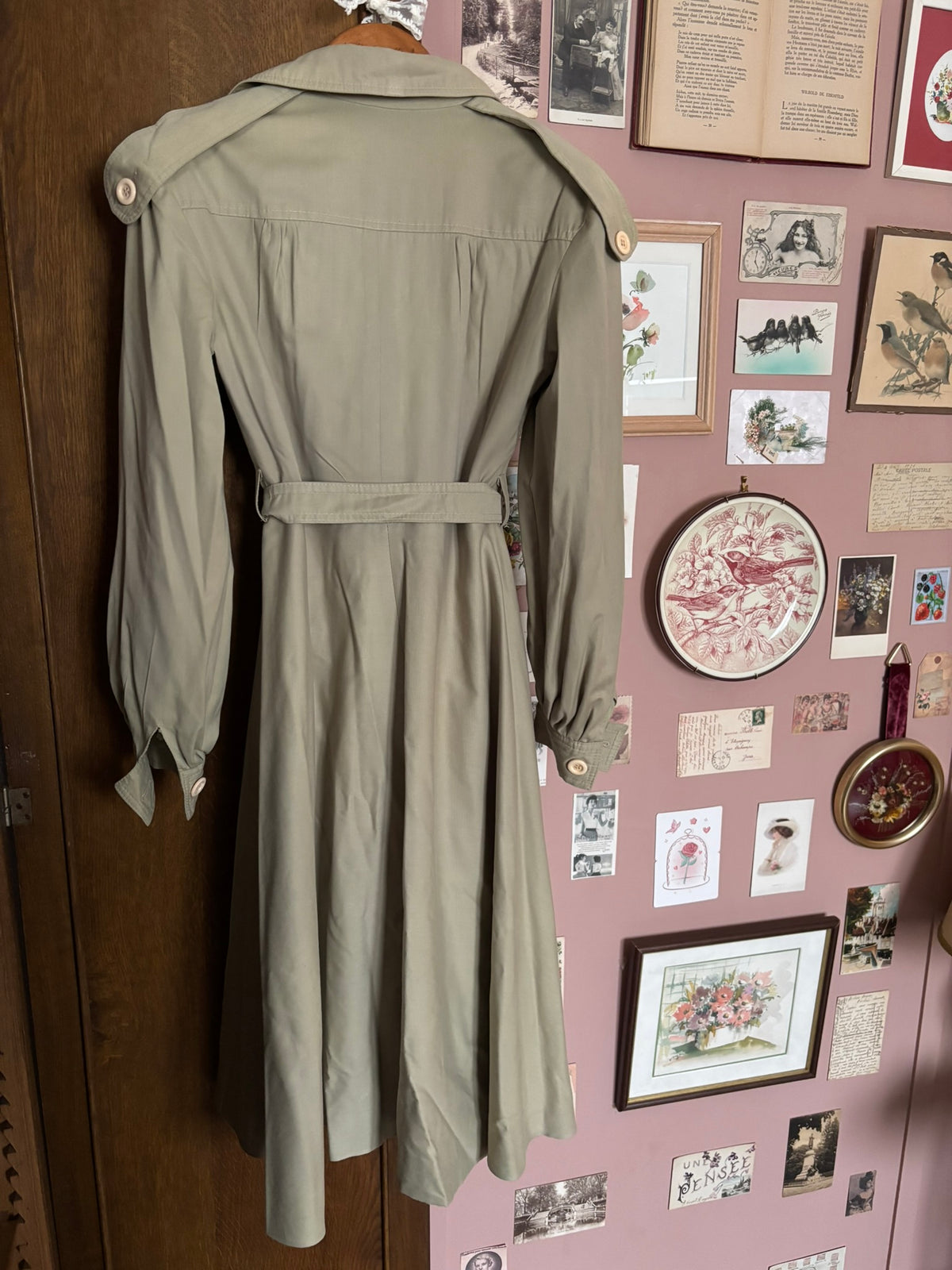 Trench vintage kaki clair à taille ceinturée – O’Trio Créations Paris –T.34/36- Années 80
