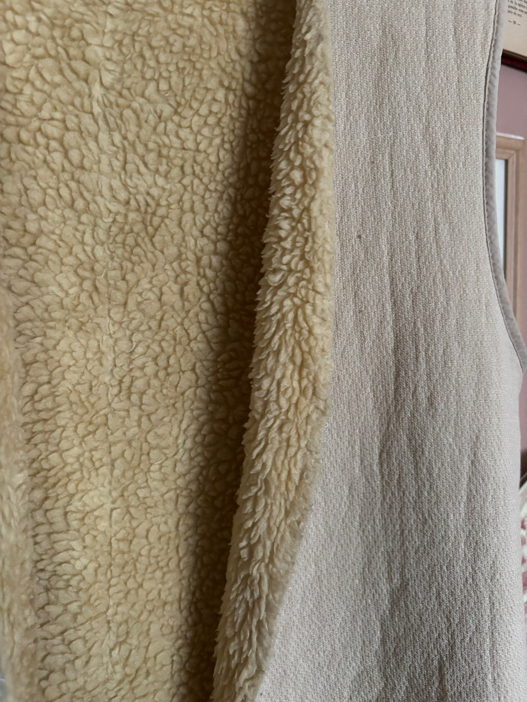Gilet sans manches vintage écru doublé sherpa – Du 38 au 42  – Années 70