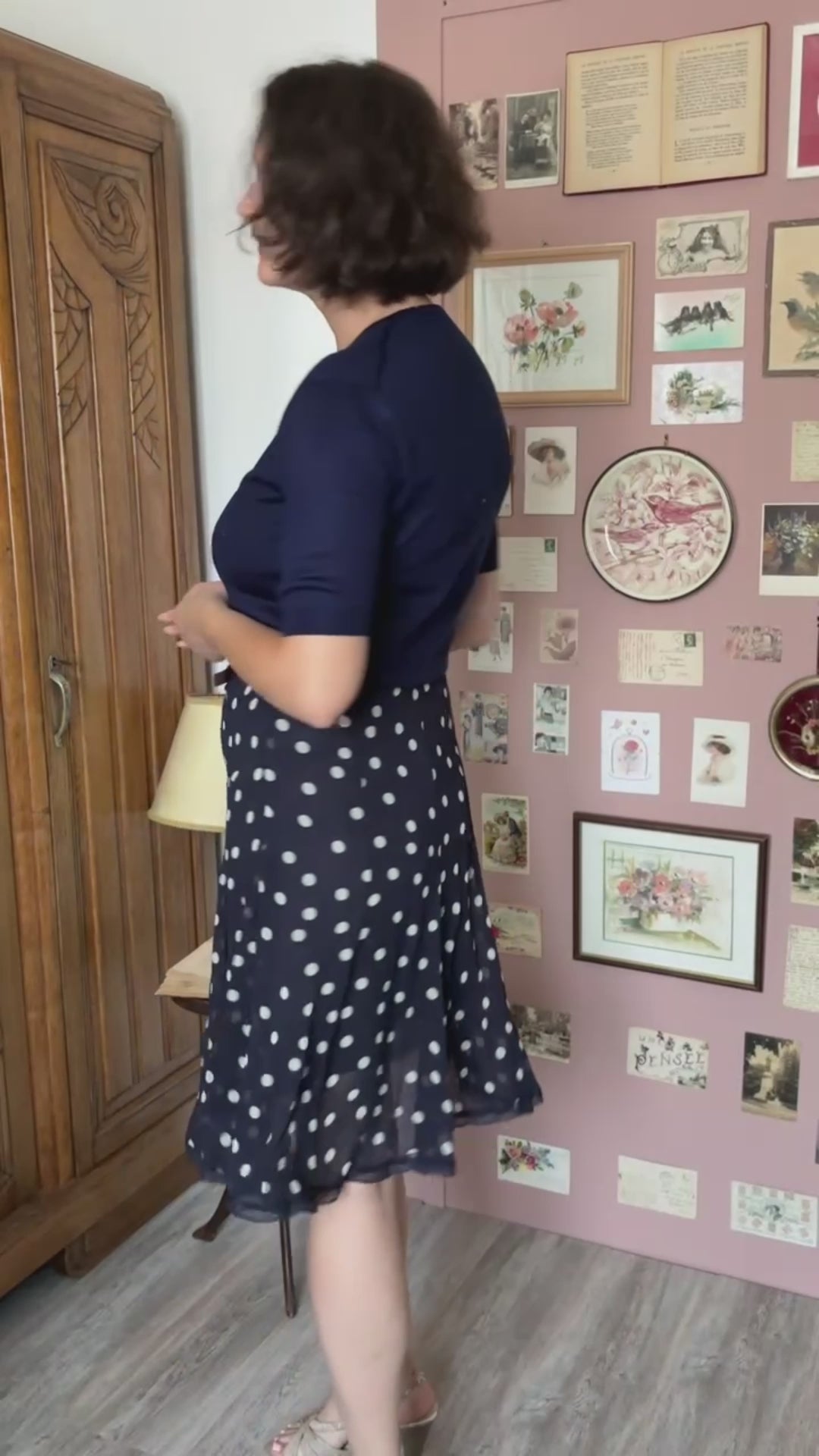 Jupe fluide à pois bleu marine – T.38/40 – Vintage années 2000