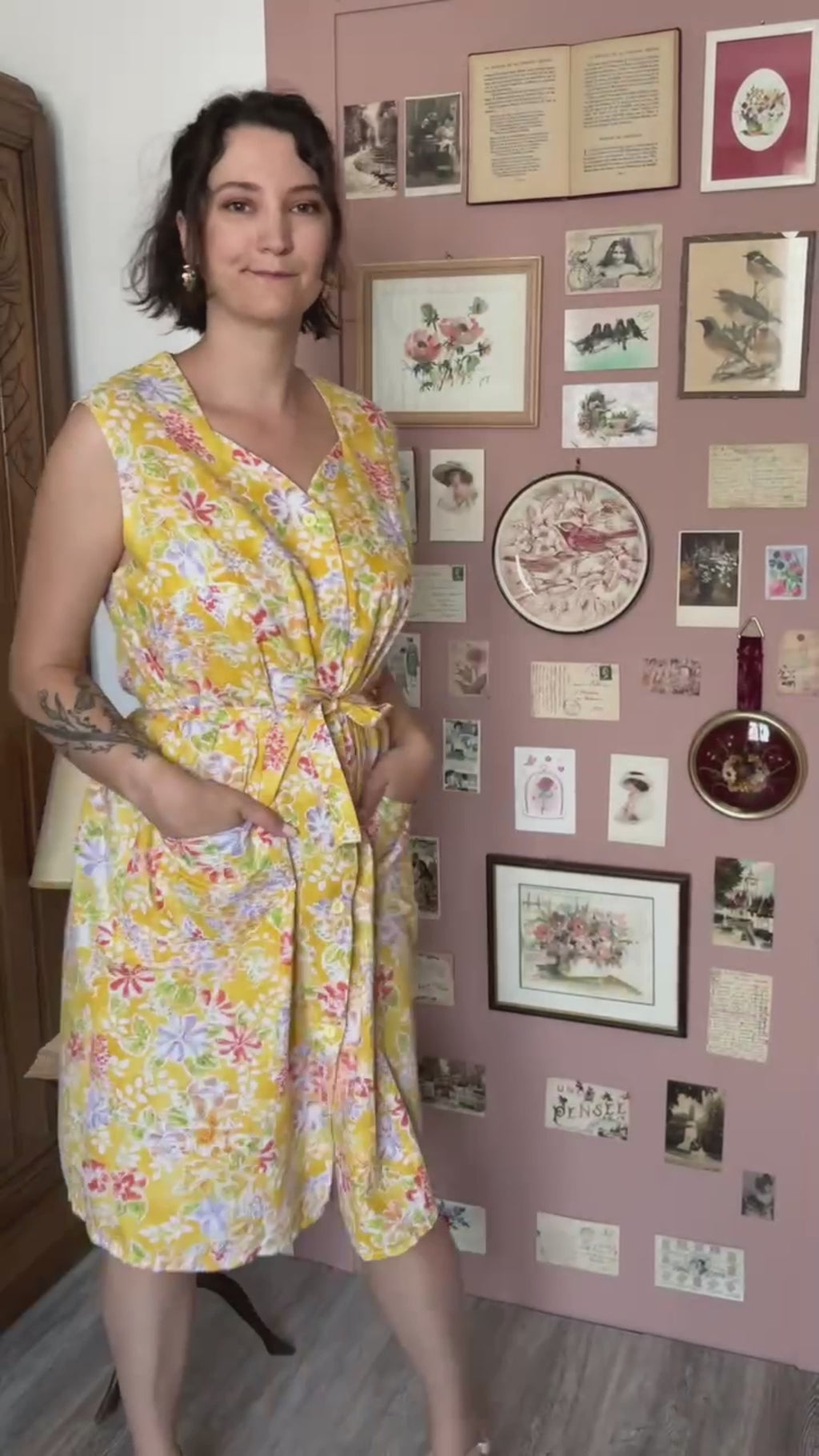 Robe fleurie ceinturée – Du 44 au 48 - Années 80