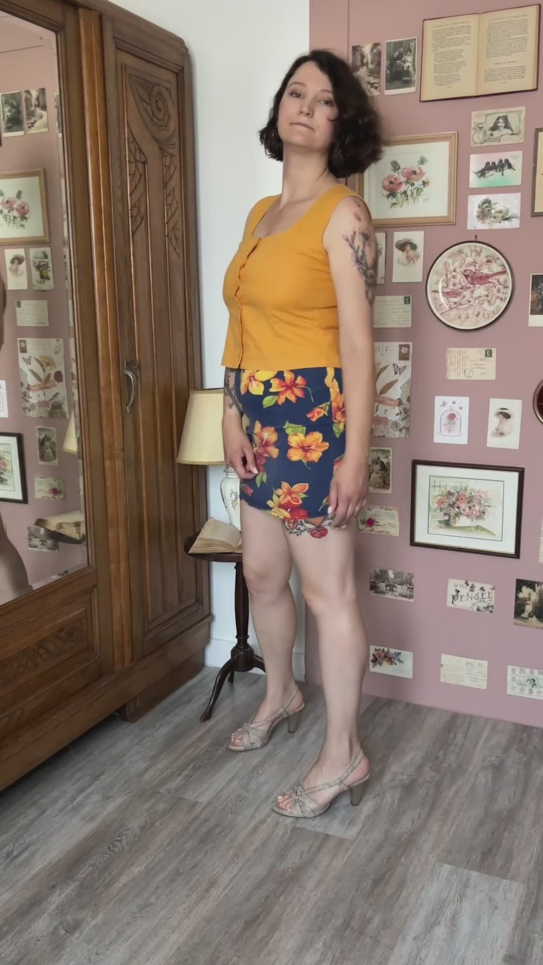Mini jupe fleurie hawaïenne – Vintage années 90 - Taille 32